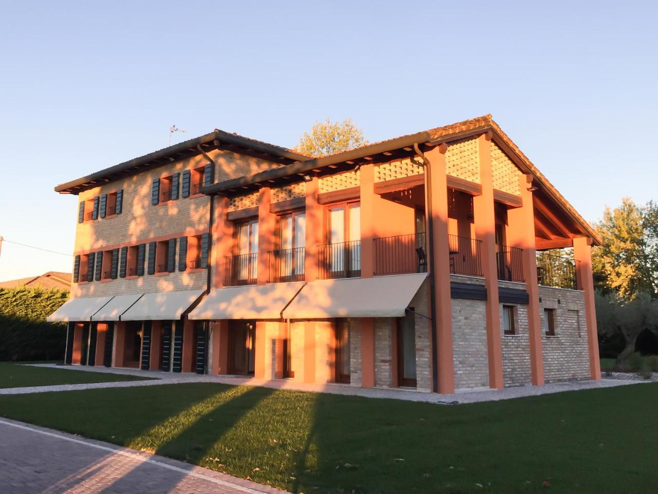 Crystal Luxury House Hotell Fiume Veneto Exteriör bild