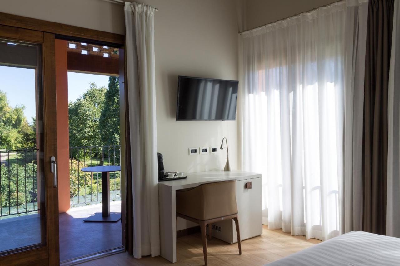 Crystal Luxury House Hotell Fiume Veneto Exteriör bild